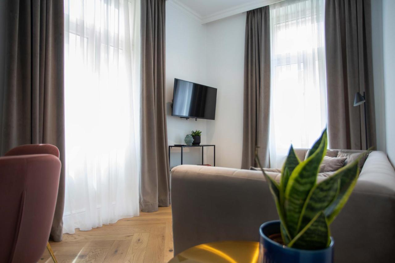 Pierrot & Pierrette Gajeva 6 Apartment Загреб Екстериор снимка